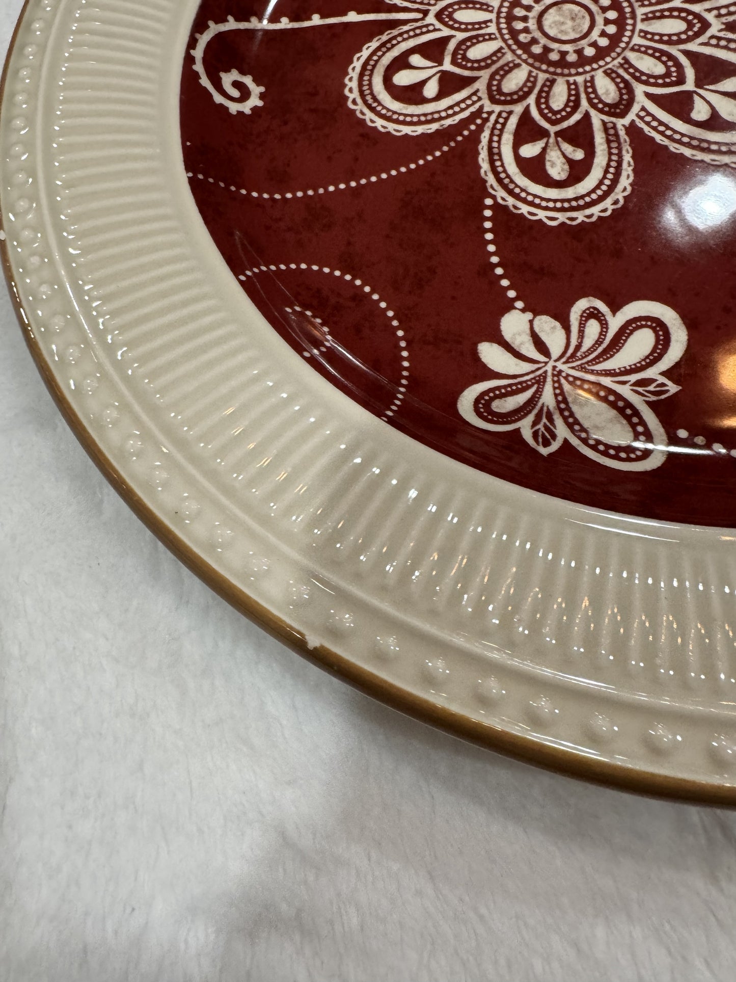 Pier 1 Red Medallion Scroll Dinnerware Set – 16 Pieces (Service for 4)