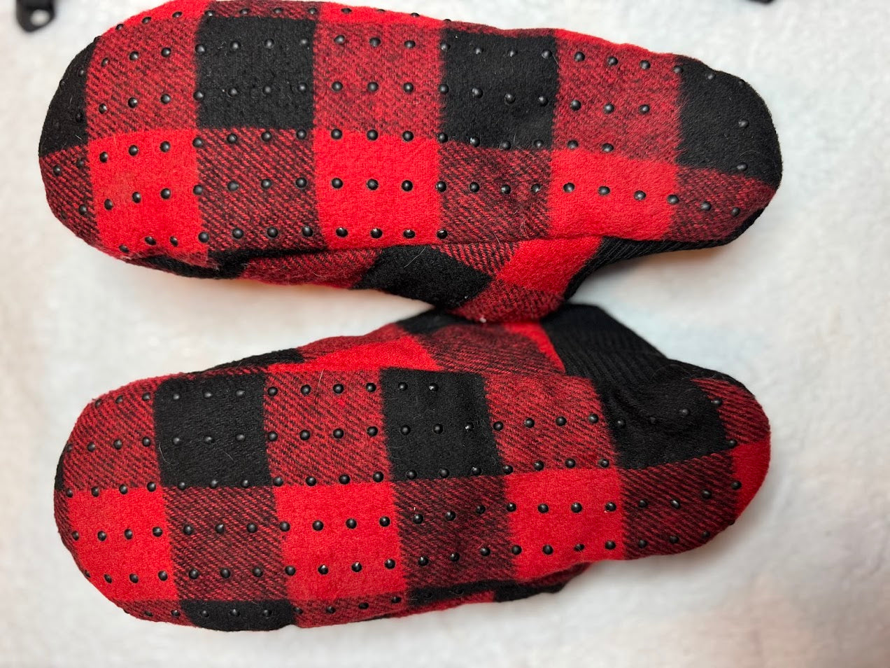Red & Black Buffalo Plaid Slipper Socks — Women’s Size 7, Non-Slip Bottoms