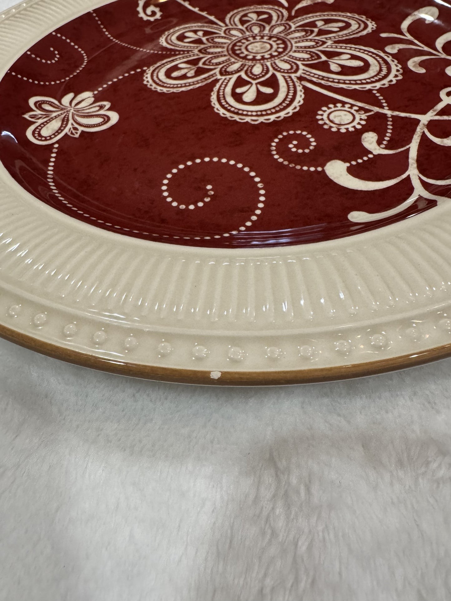 Pier 1 Red Medallion Scroll Dinnerware Set – 16 Pieces (Service for 4)