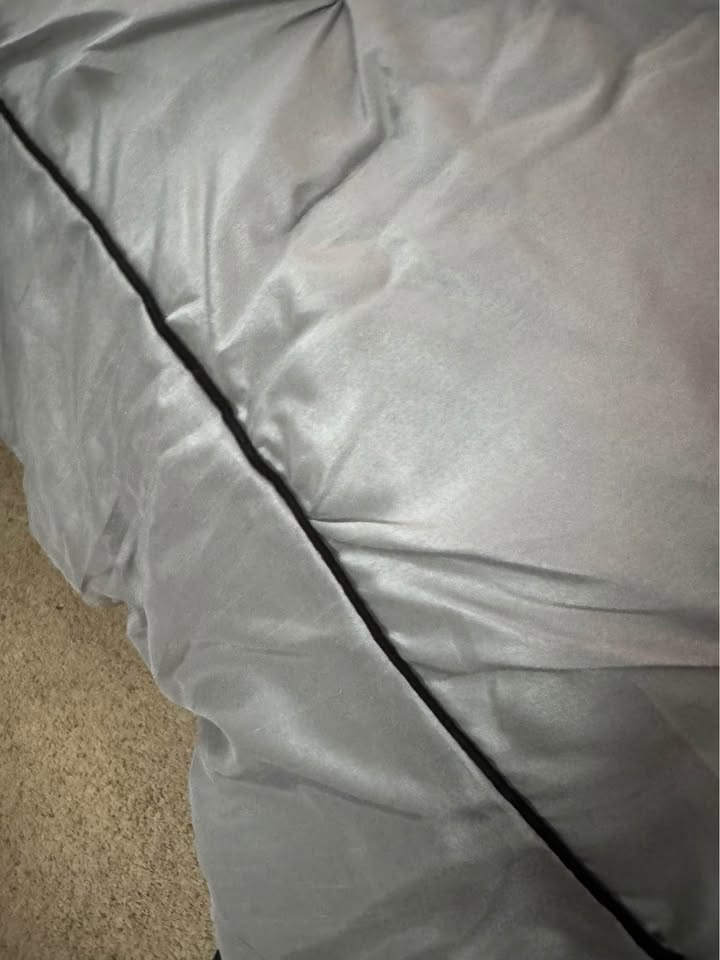 New Queen 7-Piece Gray Pintuck Comforter Set w/ Decorative Pillow