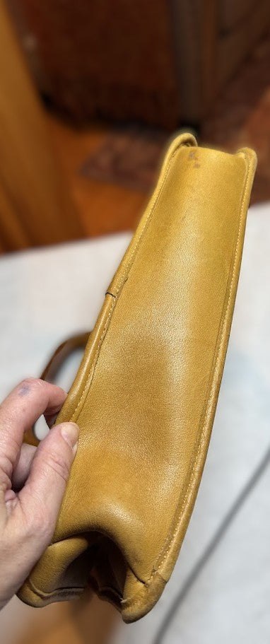 Vintage Coach Leather Briefcase Tote – Glove-Tanned Cowhide – Tan Full-Grain Leather