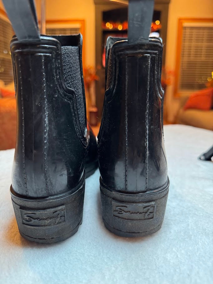 Black Waterproof Chelsea Rain Boots — Women’s Size 6