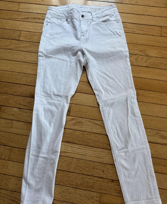 Women's Size 28 Grace Brand White Jeans, Relaxed Fit Pants