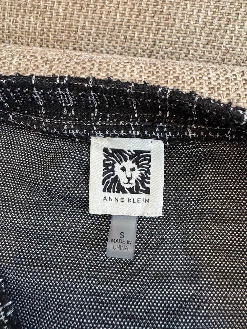 Anne Klein Women’s Black, White & Metallic Long Sleeve Top – Size Small