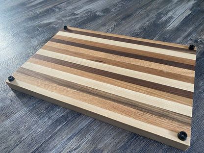 Board 07.44 Handcrafted Edge Grain Cutting Board with Juice Groove – Oak, Cherry & Walnut – 11” x 17”
