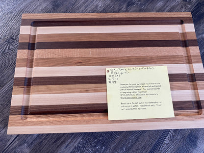 Board 07.44 Handcrafted Edge Grain Cutting Board with Juice Groove – Oak, Cherry & Walnut – 11” x 17”